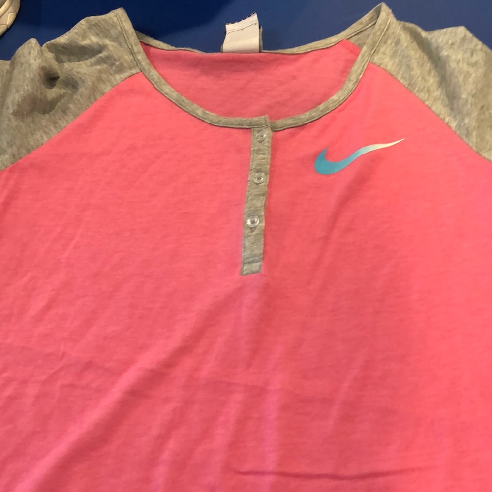 Nike short sleeve shirt